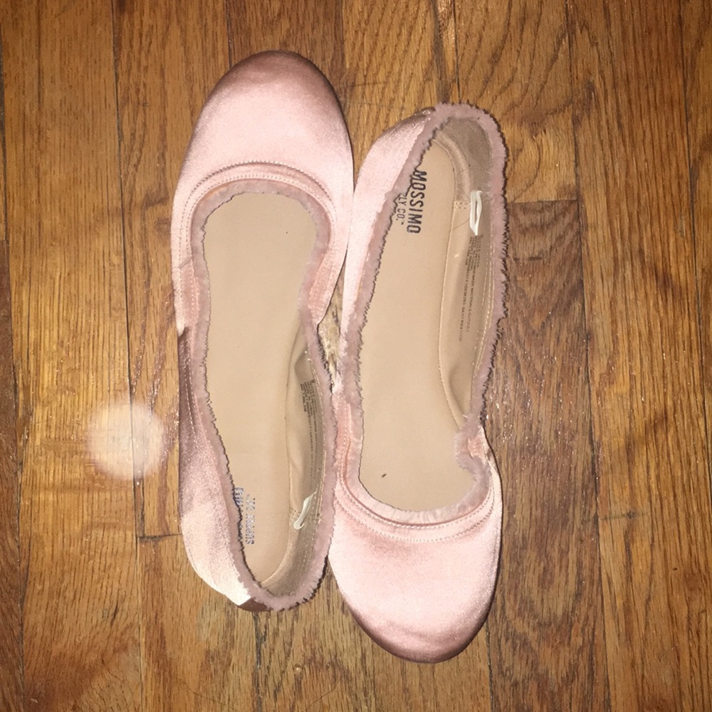 Light pink ballet flats
